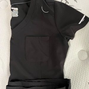 Sketchers by Barco Scrub top